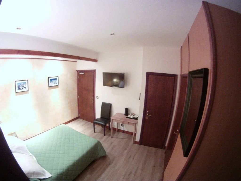 Le Savoy Hotel - Photo 3