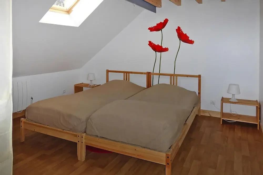 Pretty Flat With Roof Terrace and Large Garden - Photo 2