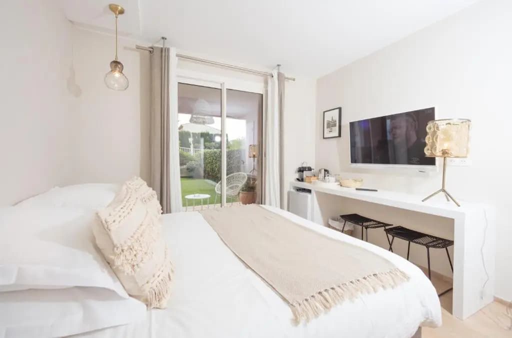 Studios 10 & 11 BY HOTEL DES LICES - Photo 1
