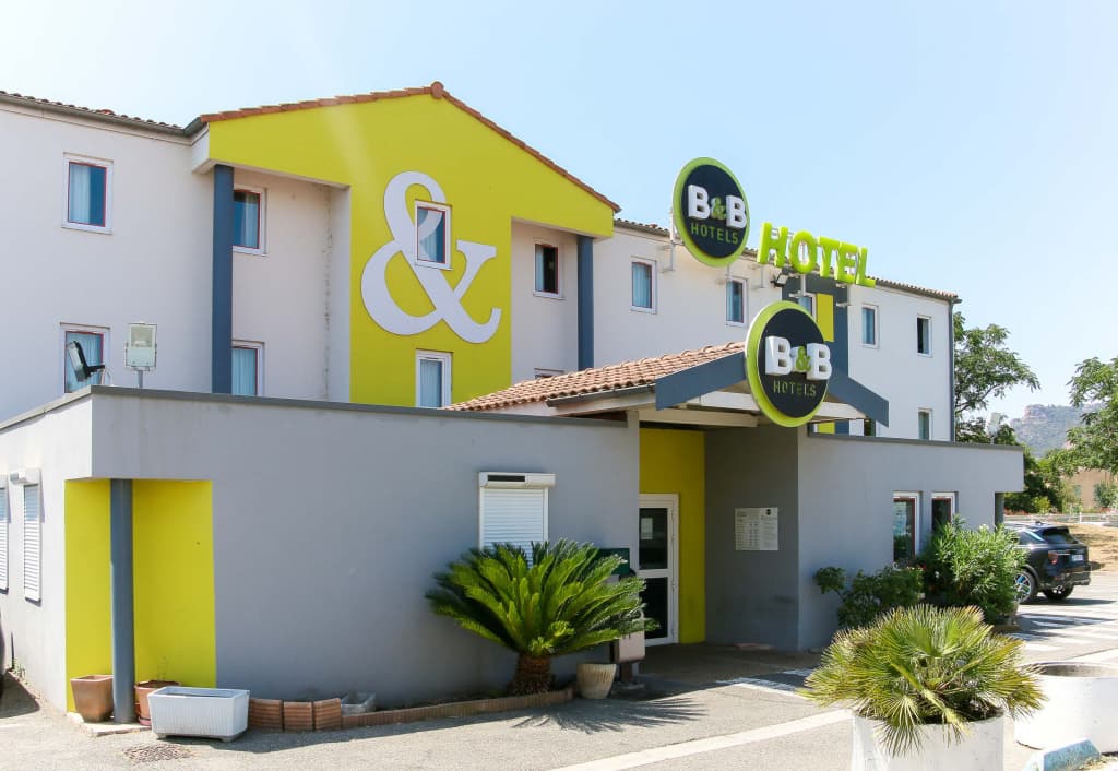 B&B HOTEL Fréjus Roquebrune-sur-Argens - Photo 1
