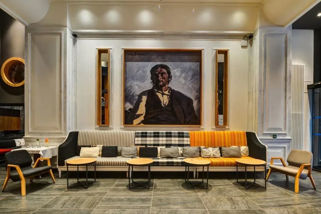 Alpina Eclectic Hotel - Photo 2