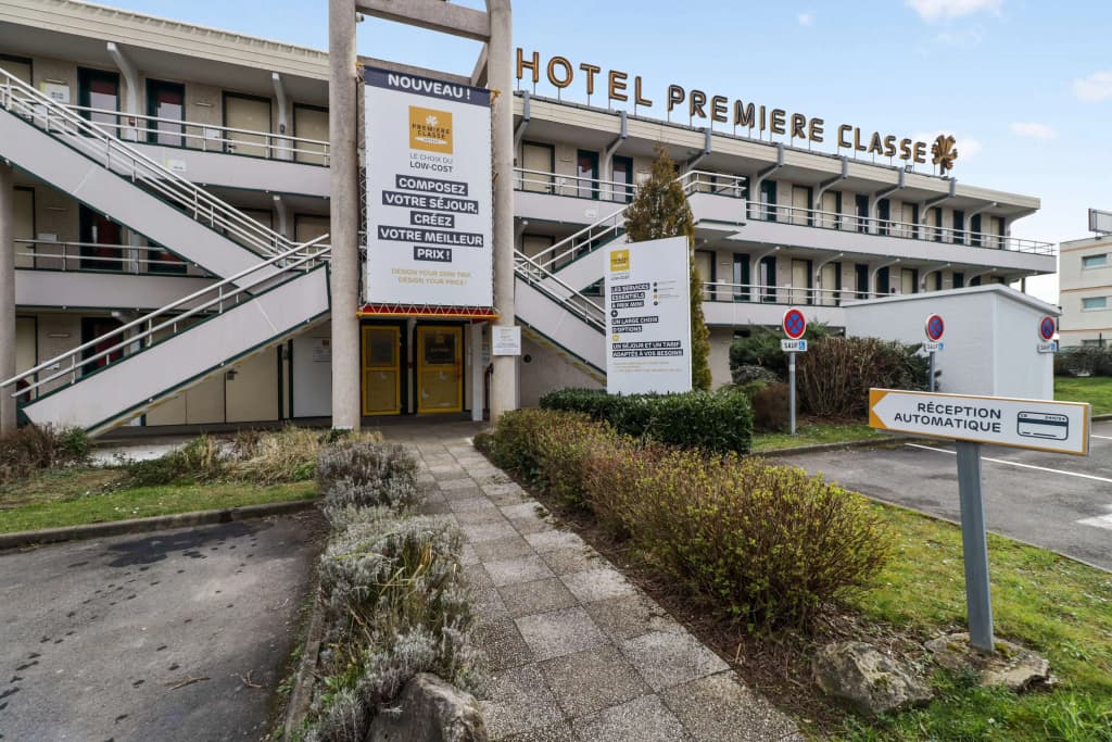 Première Classe Lille Sud - Henin Beaumont - Photo 1