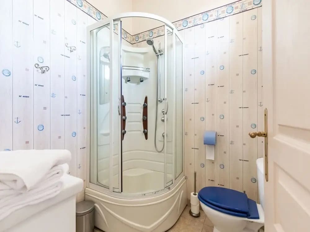 Elegant Chateau Escape - Miniature 8