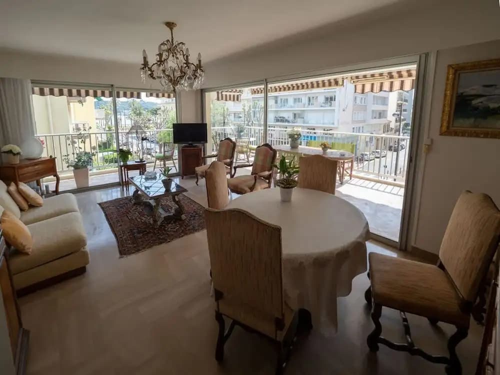 Apartment Near the Beaches Right in the Center Comfortable - Miniature 7