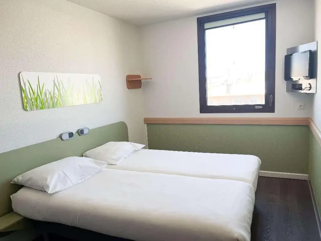 ibis budget Nimes Centre Gare - Photo 5