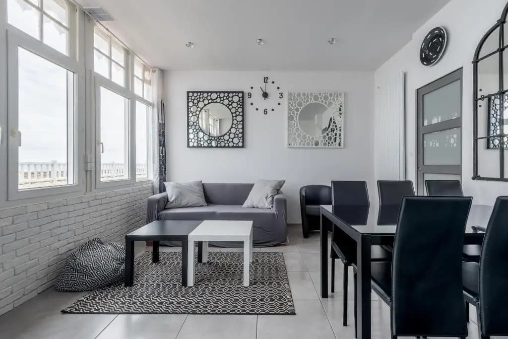 Appartement en front de mer avec terrasse et vue mer - Miniature 8