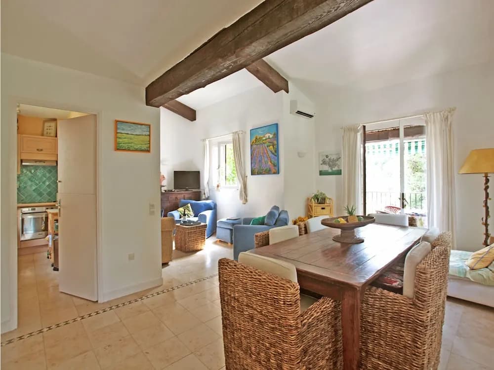 Lovely Holiday Home in Theoule-sur-Mer with Pool - Photo 2