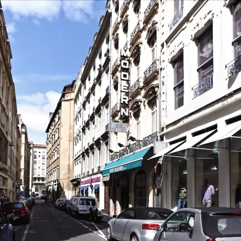 Hôtel Moderne - Photo 1