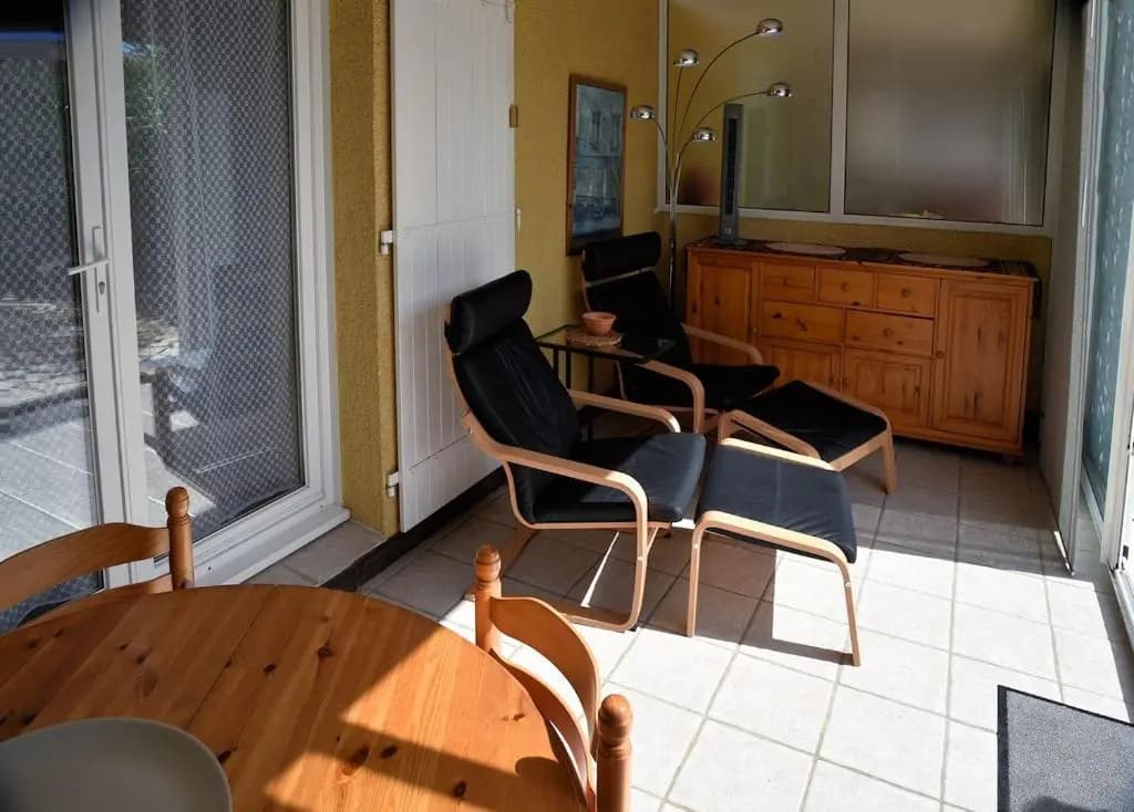Belle villa 2 chambres terrasse sud parking privatif dans résidence sécurisée avec piscine commune 800 m de la mer LRCS61...