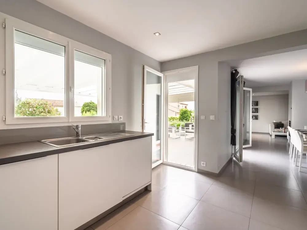 Luxurious Villa in Saint Genies de Fontedit With Heated Pool - Photo 1
