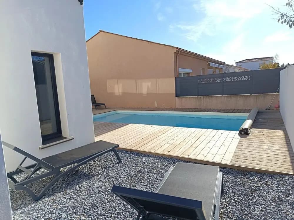 Villa With Private Swimming Pool - Miniature 8