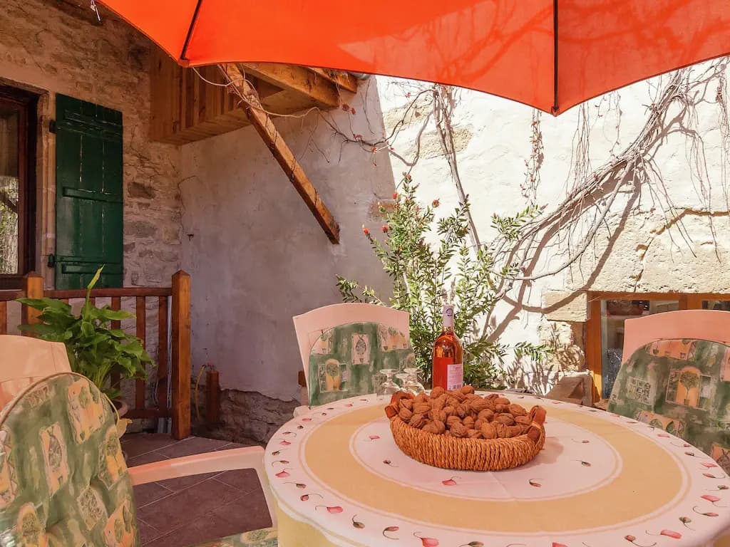Elegant Holiday Home in Coubjours with Private Garden - Miniature 7
