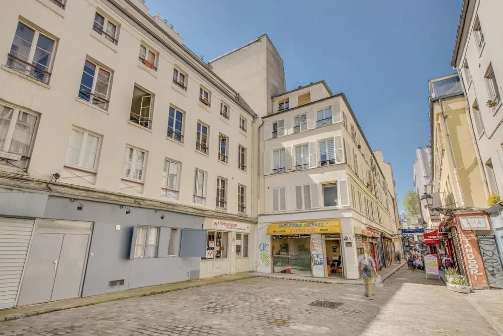 Beautiful Triplex in the center of Paris - Photo 1