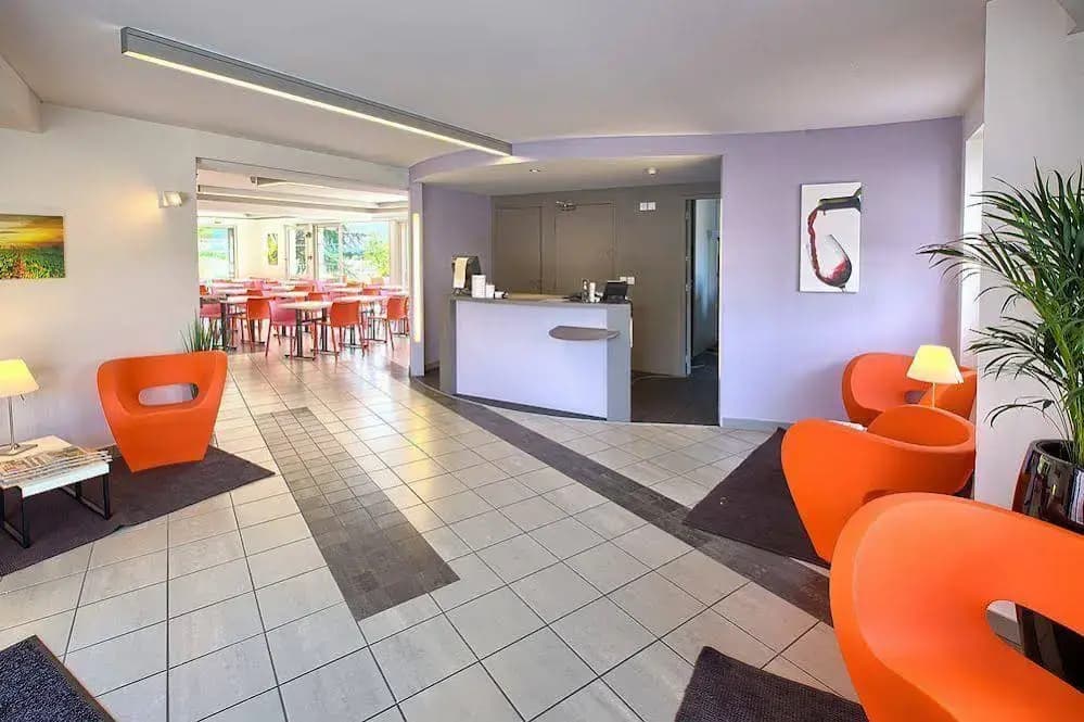 Hotel Formule Club Bordeaux Cenon - Photo 2