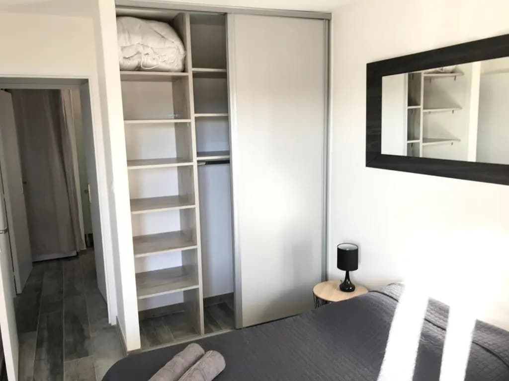 Appartement 3 pieces, refait a neuf, haut standing, piscine, mer a pieds - Photo 4