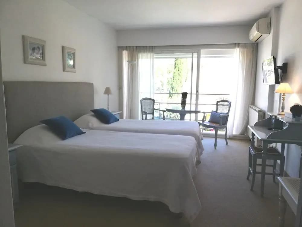 Hotel Le Castellan - Photo 2