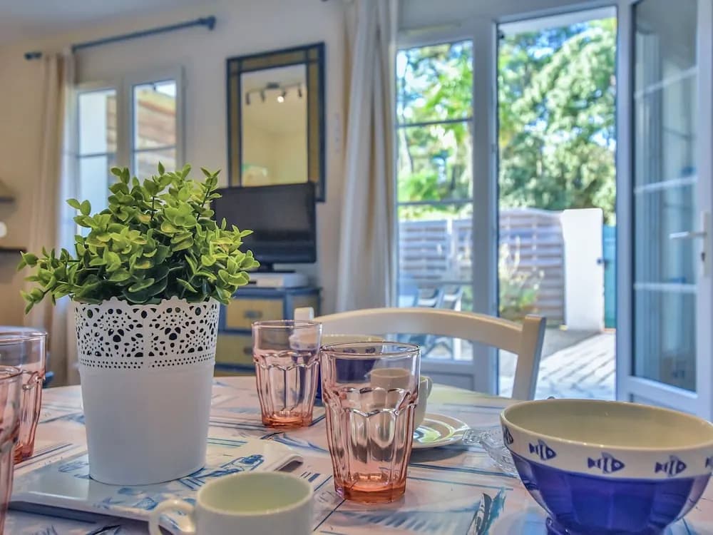 Cozy Holiday Home in Sainte-Marie-de-Re near Sea - Photo 3