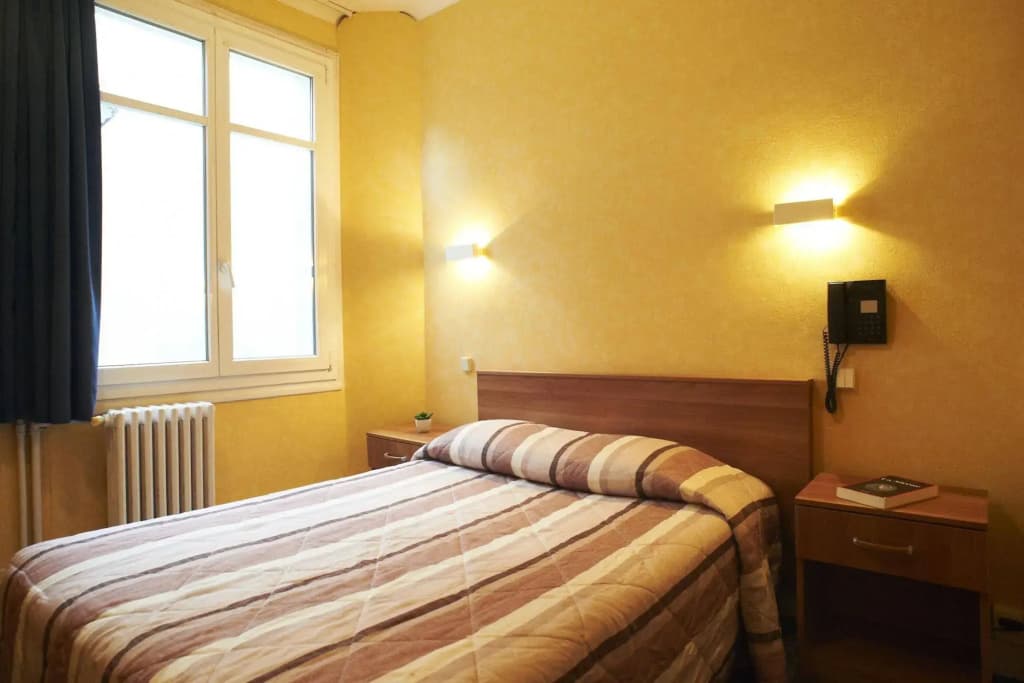 Hôtel Le Petit Duquesne - Photo 2