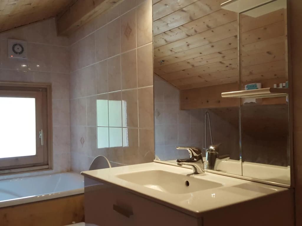 Chalet in Les Gets Near Ski Bus & Sauna - Miniature 8