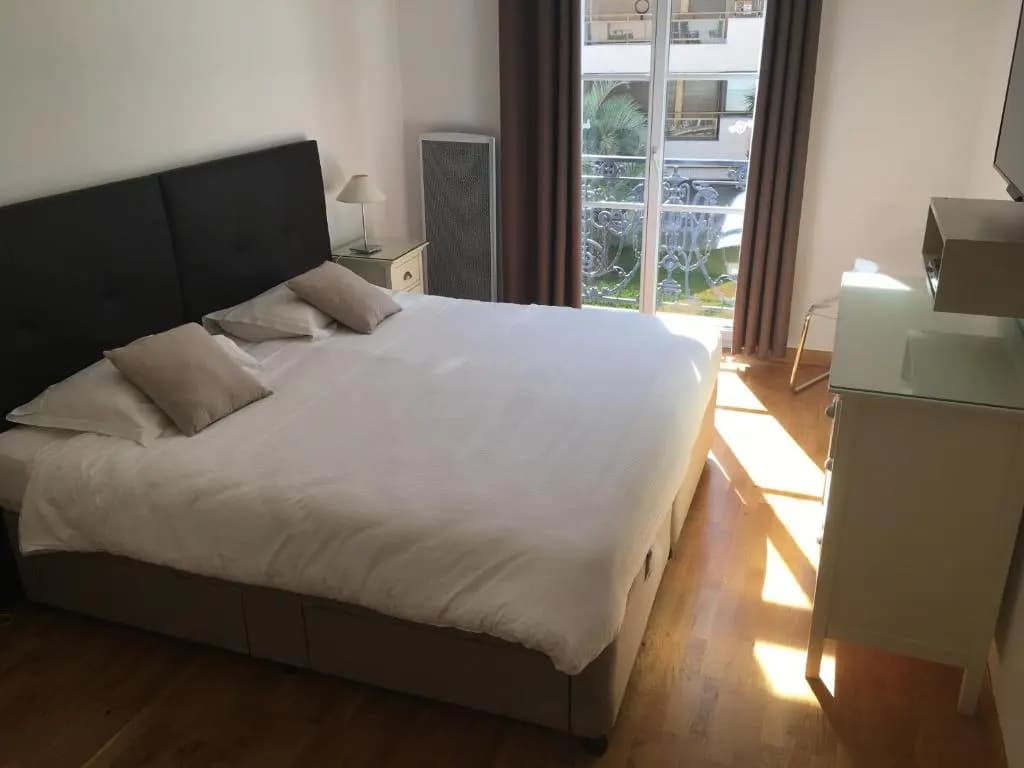 Golden Triangle 2Br/2Ba - Miniature 6
