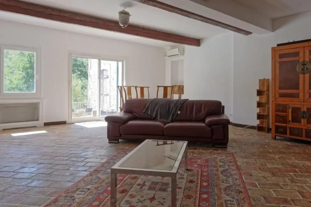 Charming farmhouse in a quiet area with a parking in the courtyard - Photo 2