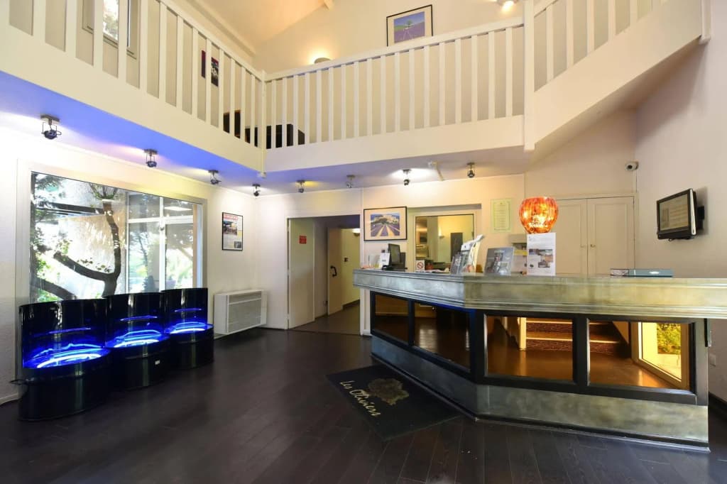 Hotel-Restaurant Les Oliviers - Photo 1