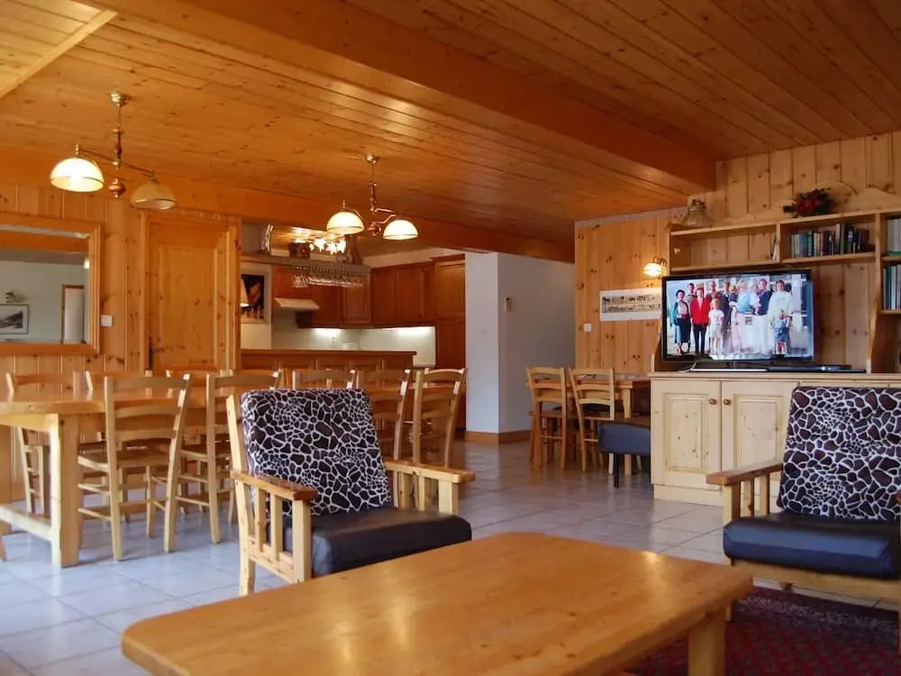 Spacious Holiday Home Near Center of Champagny - Miniature 6