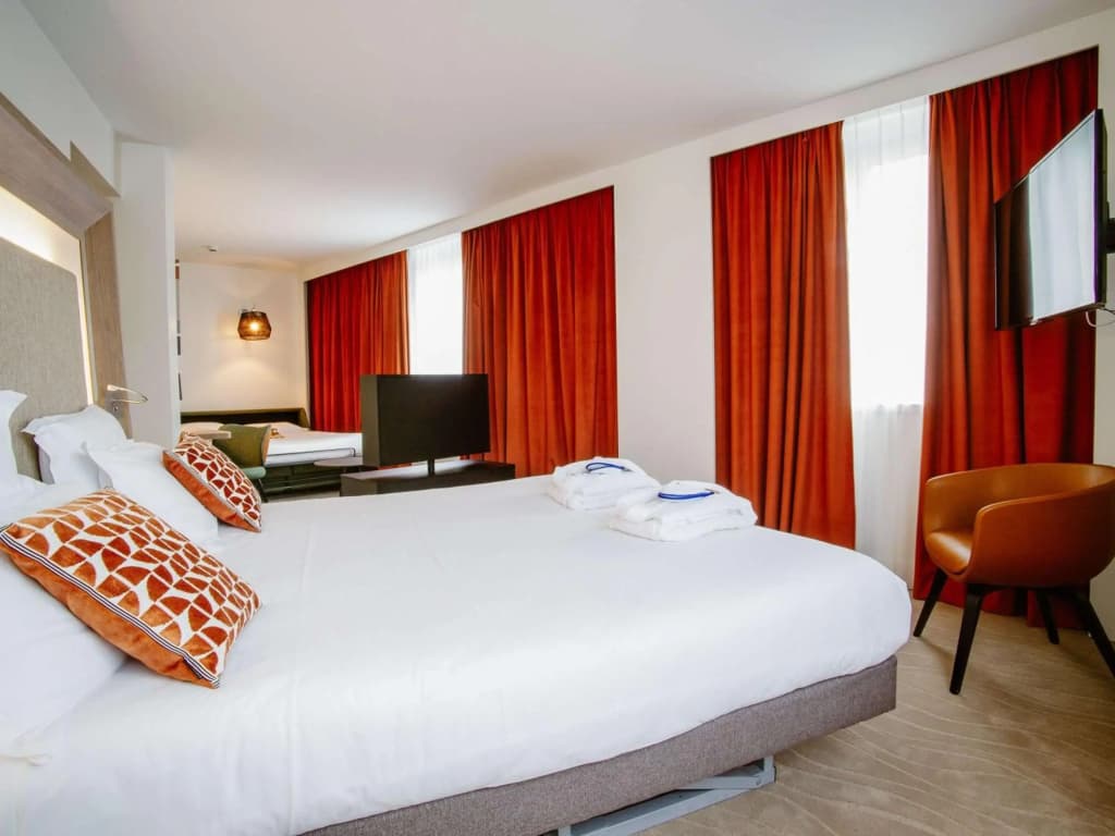 Novotel Lyon Centre Confluence Bord de Saone - Miniature 7