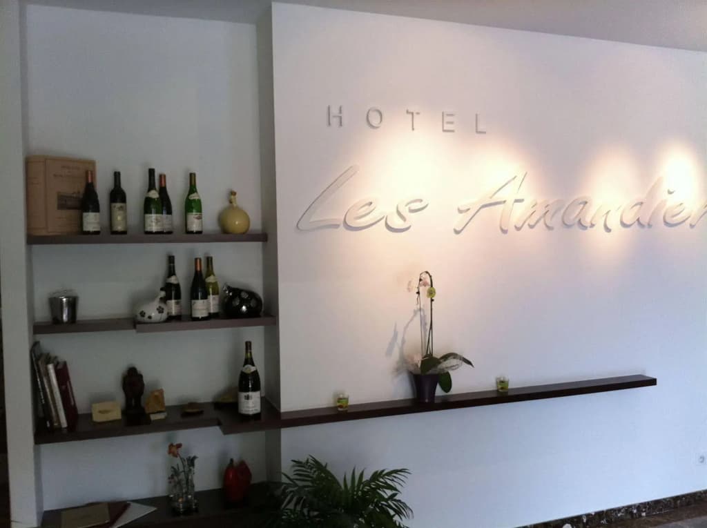 Hôtel Les Amandiers - Miniature 7