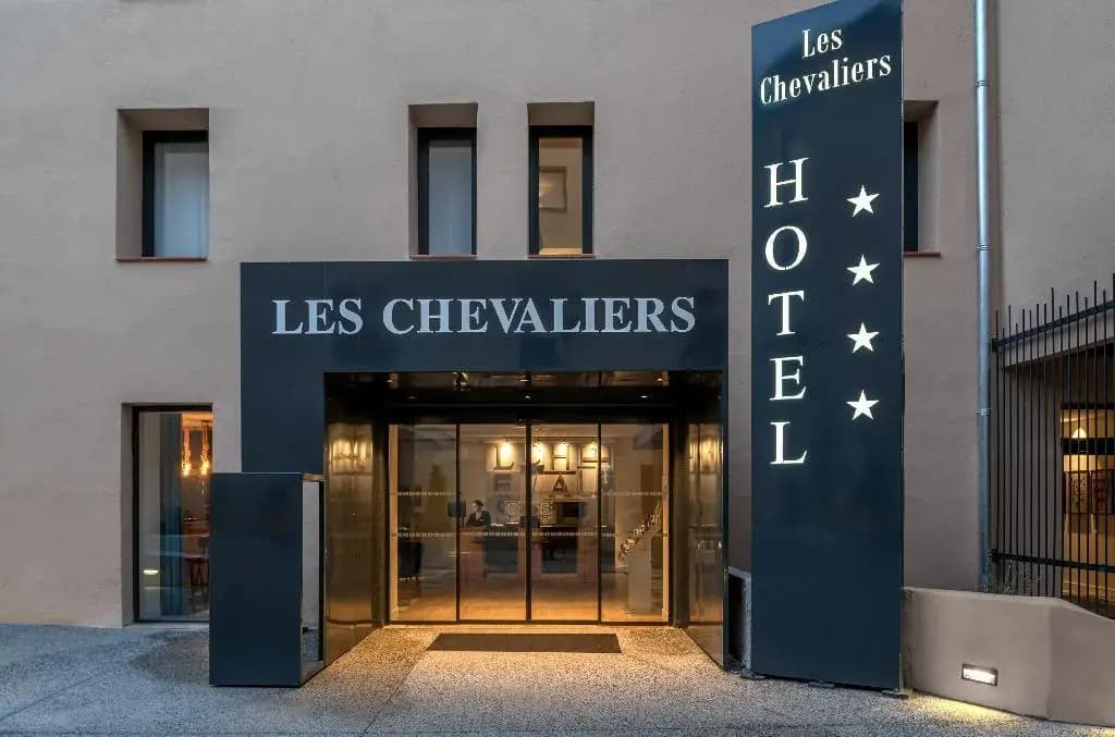 SOWELL HÔTELS Les Chevaliers - Photo 1