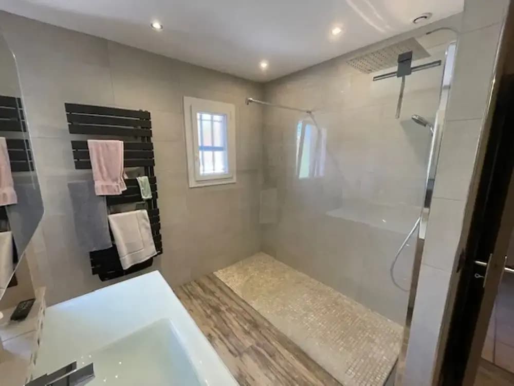 Villa in Vidauban With Pool & Vineyards Nearby - Miniature 8