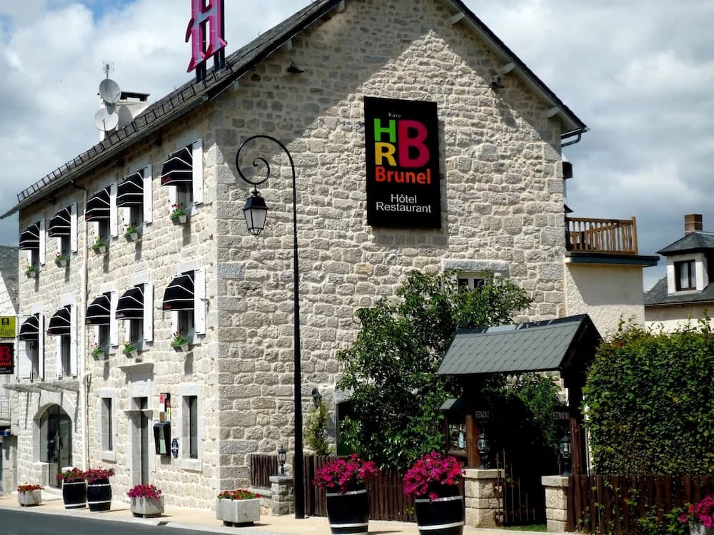 Logis De France Le Rocher Blanc - Photo 1