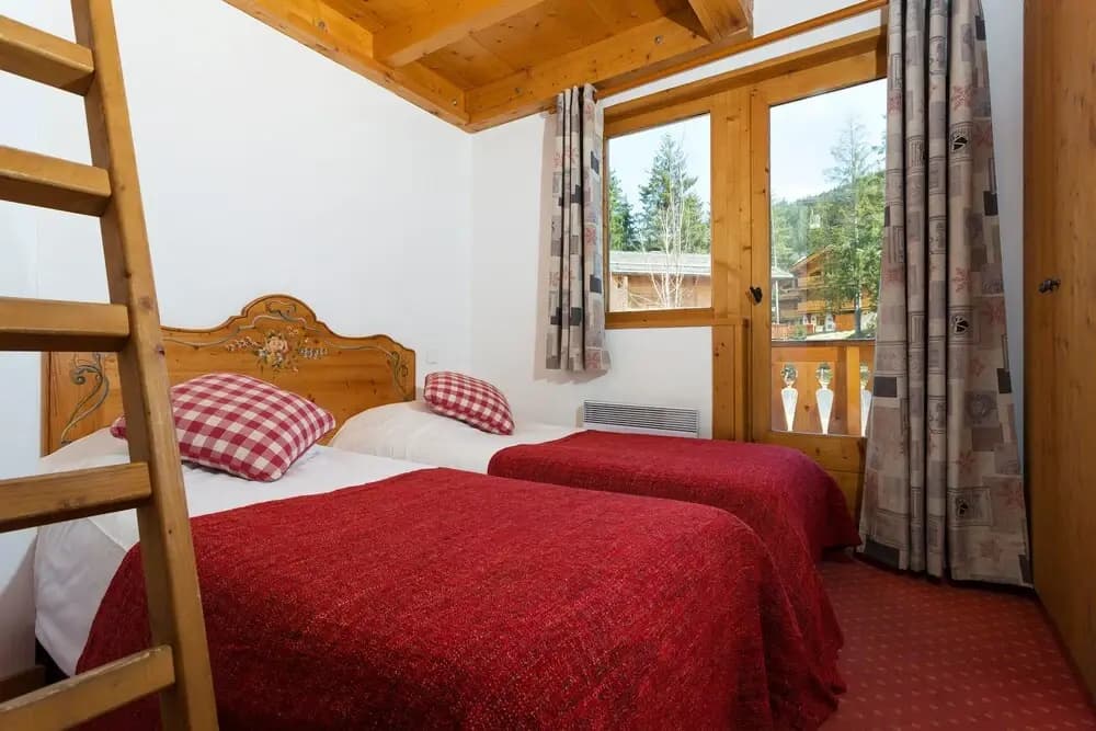 Madame Vacances Les Chalets de La Tania - Miniature 6