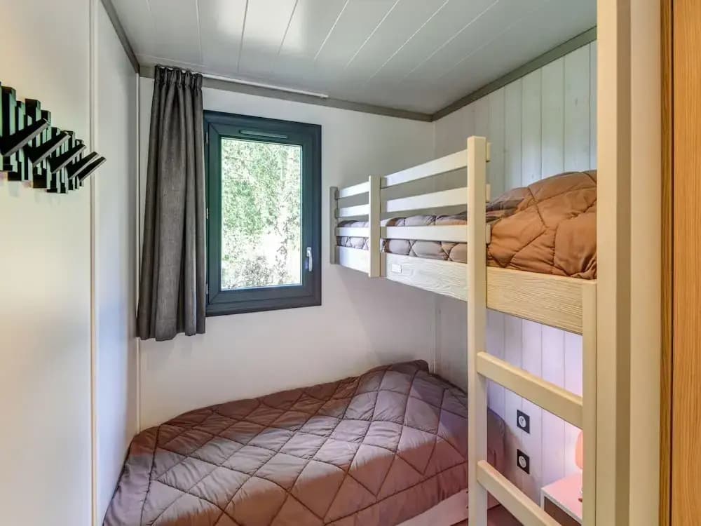 Serene Chalet in Hourtin Near Lake - Photo 3