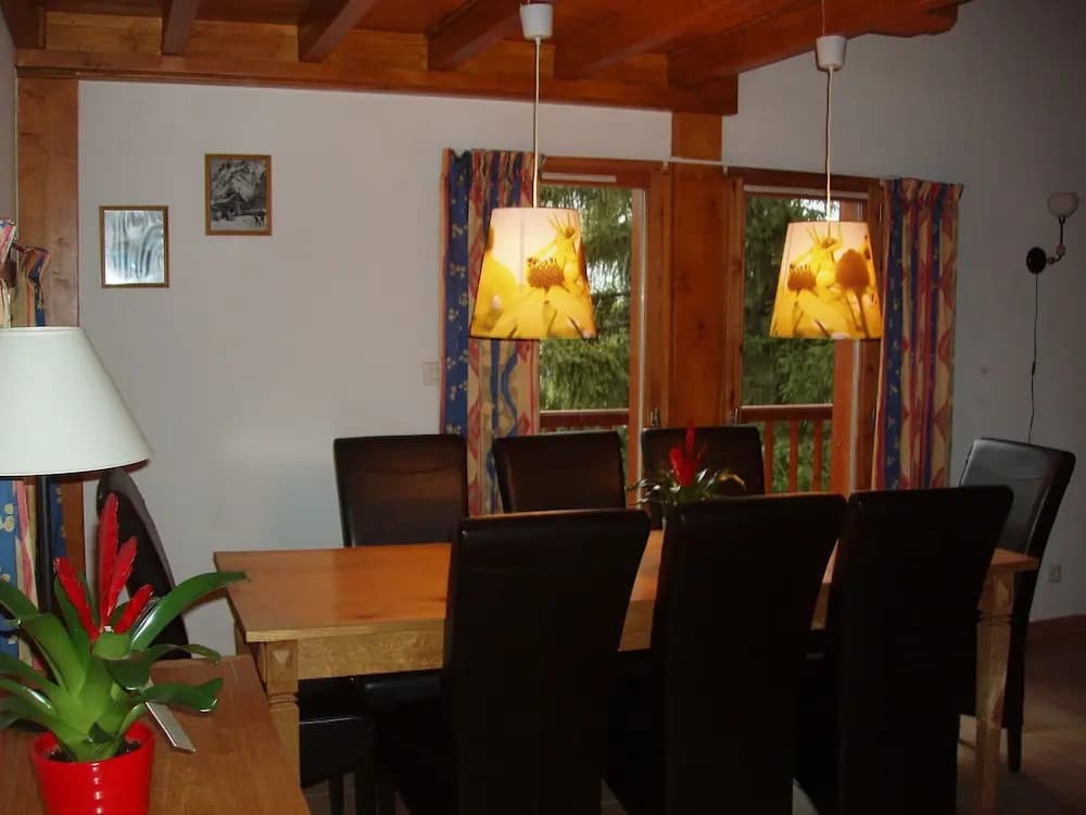Mountain Chalet, hidden among the trees, with stunning views over lake - Miniature 6
