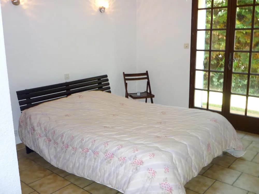 House With 3 Bedrooms in Loriol-du-comtat, With Enclosed Garden - 110 km From the Beach - Photo 3