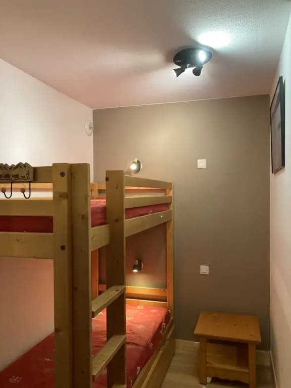 Alpine Apartment With Balcony - Photo 2