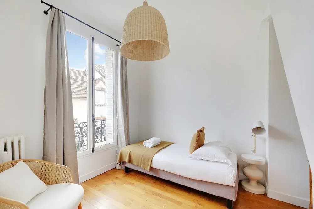 House With Garden - 4br-7p- Asnieres-sur-seine - Photo 2