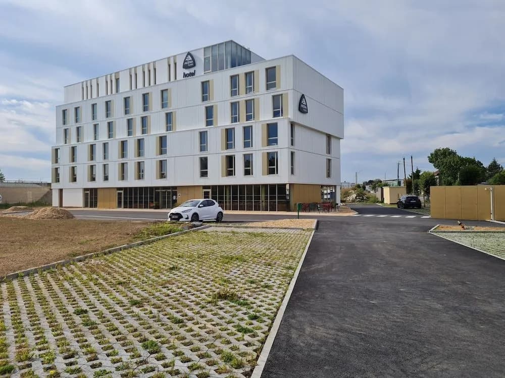 Hotel Akena Nantes Reze Aeroport - Photo 1