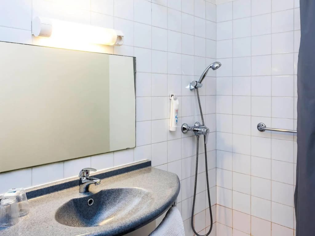ibis Budget Lorient Hennebont - Miniature 7