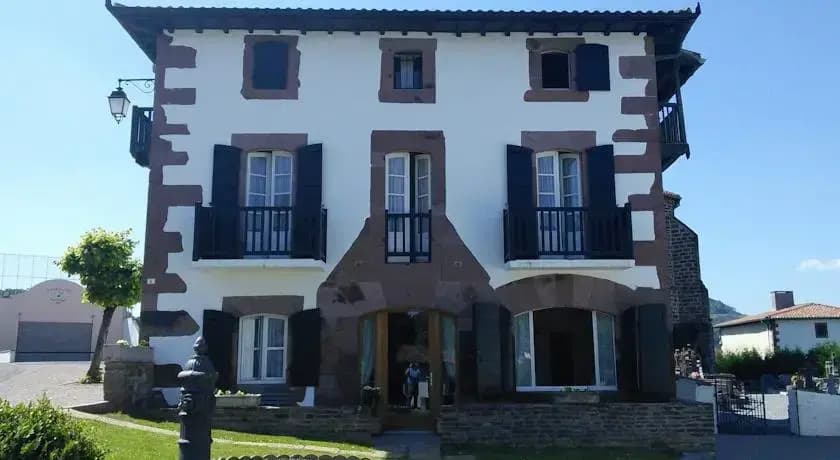 Hôtel Camou - Photo 1