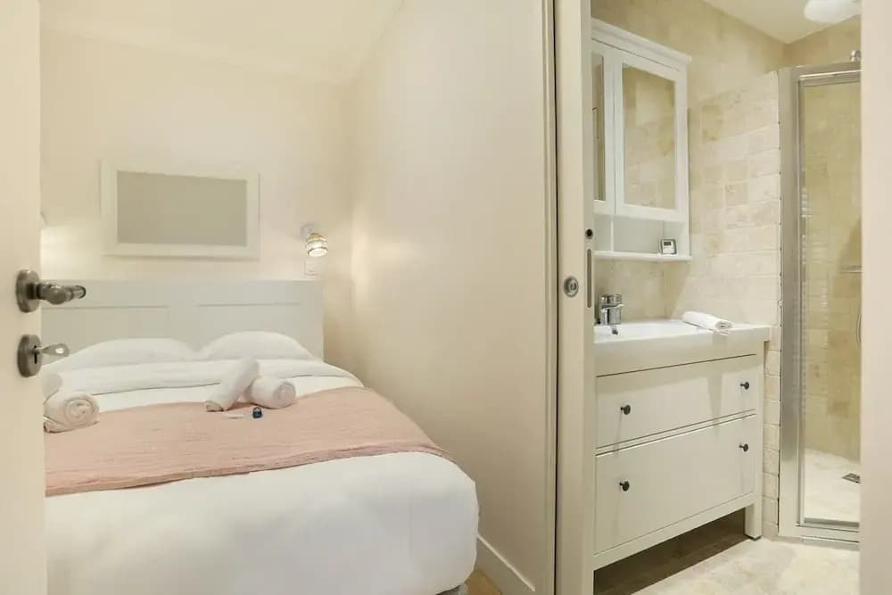 Charming Apartment Center of Paris - Photo 4
