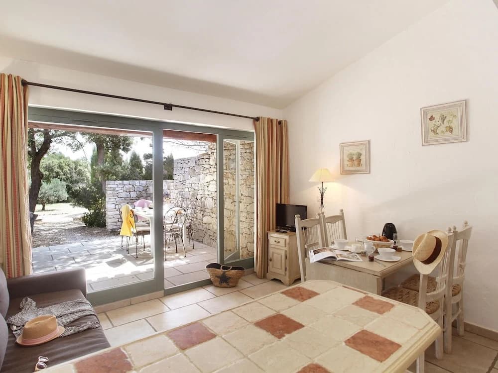 Maisonette in Gordes With Provencal Charm - Photo 4