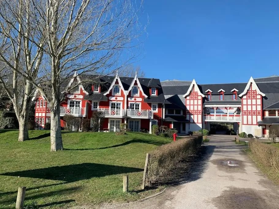 Appartement avec terrasse vue sur le parc de golf - Photo 1