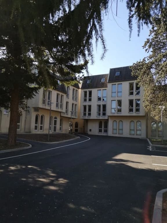 Auberge de Jeunesse Orléans Centre Ville - Hostel - Photo 1