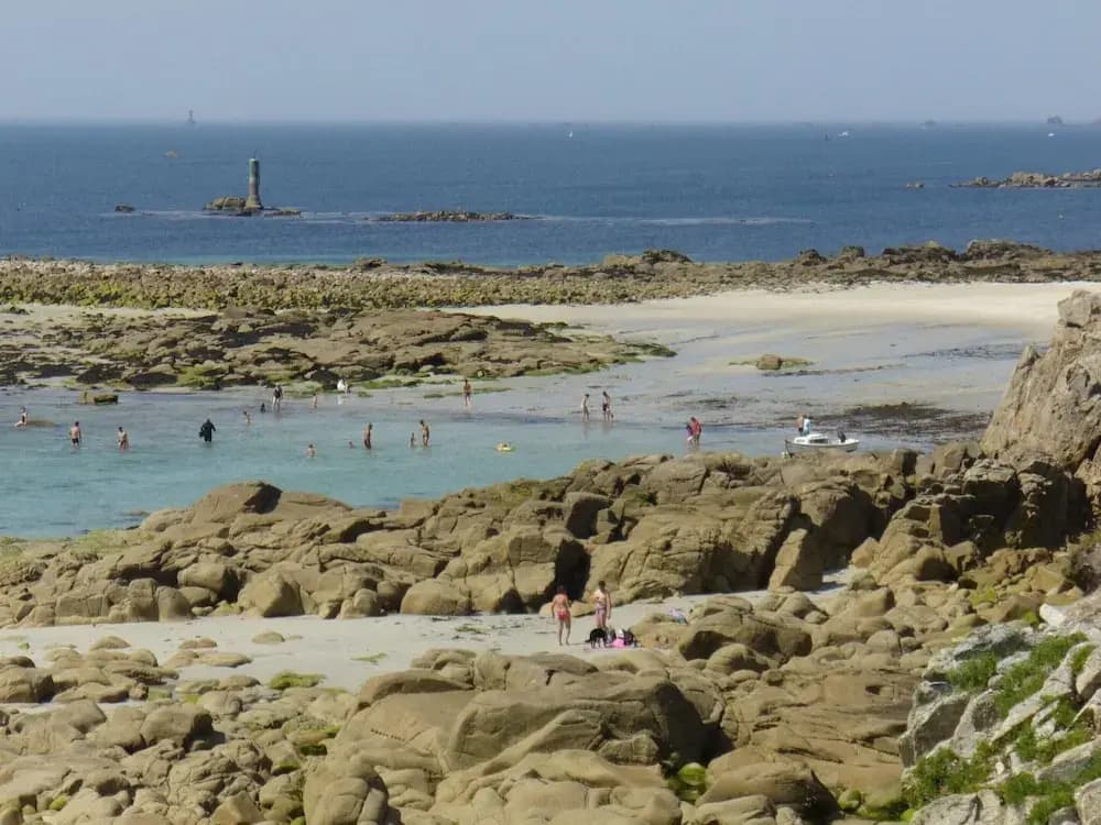 Holiday Home in Plouarzel Near Sandy Beach - Photo 3