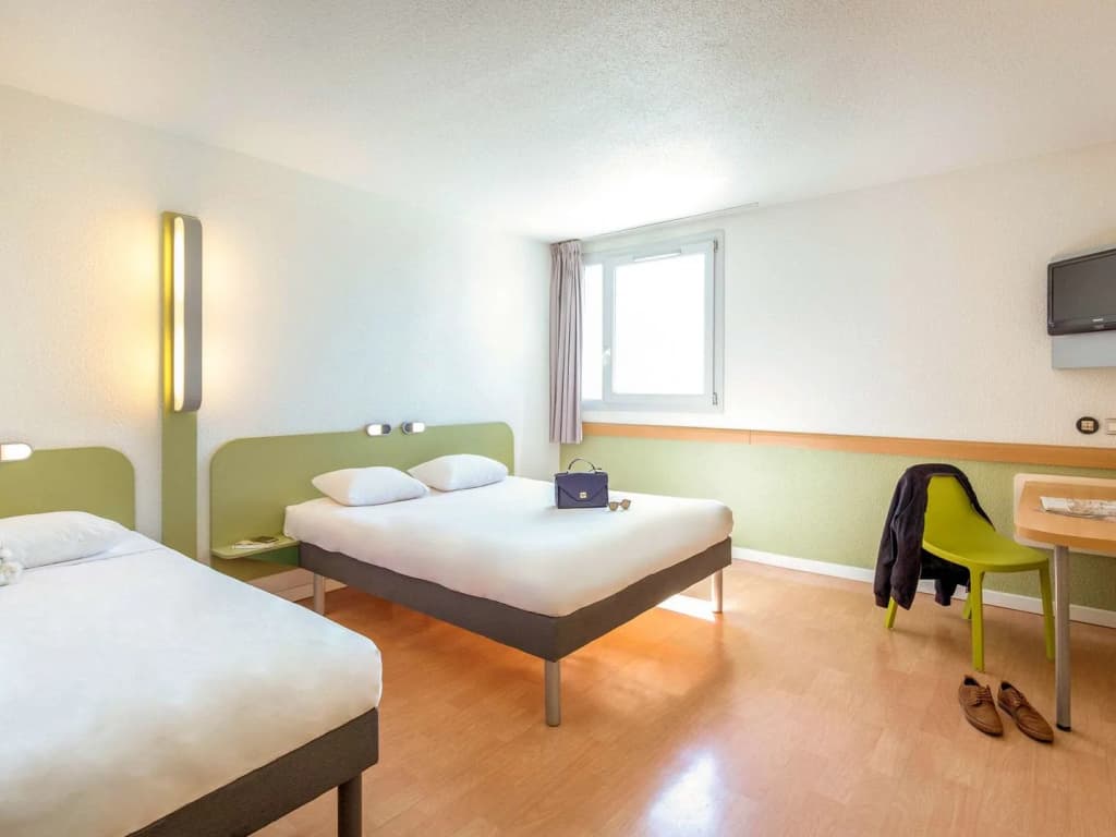 ibis budget Fréjus Saint-Raphaël Centre et Plage - Photo 3