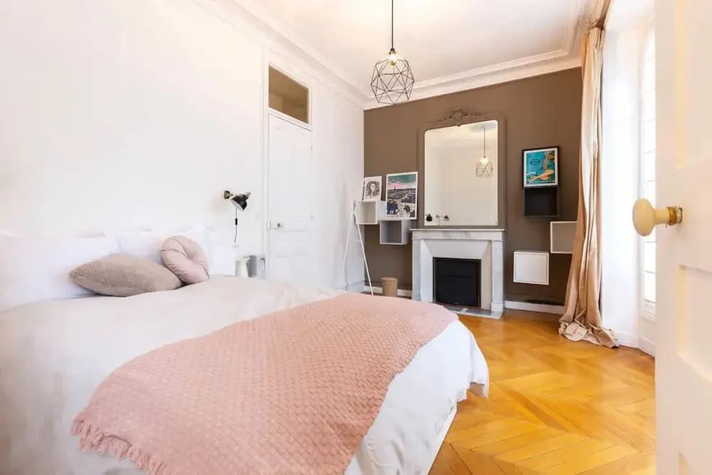 Chic Grenelle 3 Bedroom Apartment in Paris - Photo 5