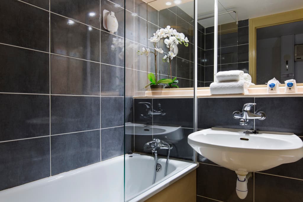 Comfort Hotel Grenoble Meylan - Miniature 7