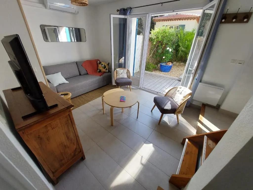 Bormes les Mimosas, Hameau de Cabasson, à 400m de la mer et du fort de Bregançon, Villa classée 3 étoiles, de 2 à 8 person...